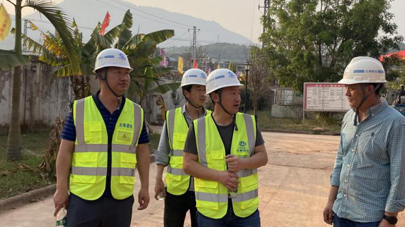 李榮峰、成聯(lián)斌到二直管景谷項(xiàng)目檢查指導(dǎo)工作.png
