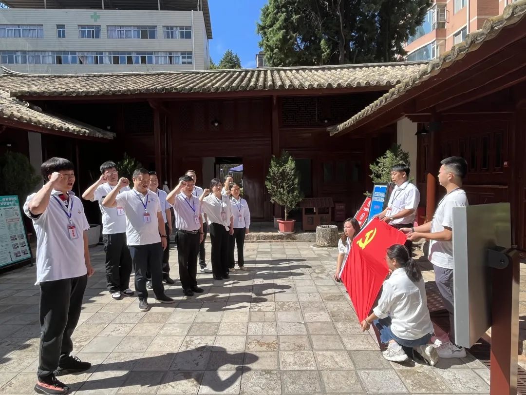 1659491395225453.jpg 六直管開展“循偉人足跡 汲取精神力量”主題黨日活動2.jpg