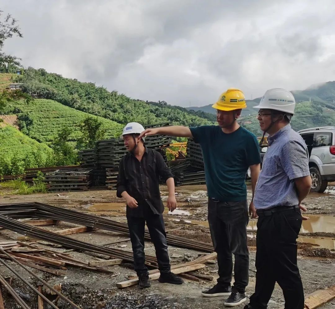 1662346283131022.jpg 李元鴻到神秘谷瀾滄江大橋項(xiàng)目檢查指導(dǎo)1.jpg
