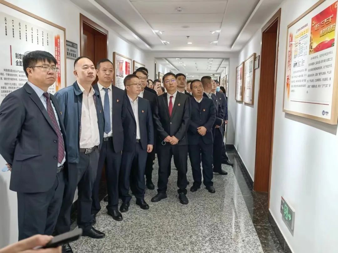 2022-10-29公司紀(jì)委組織領(lǐng)導(dǎo)干部參觀集團(tuán)廉潔警示教育基地.jpg
